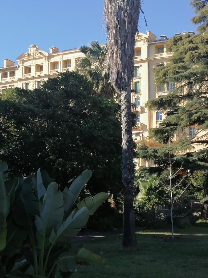 Imperial Palace Bord De Mer Menton Exteriör bild